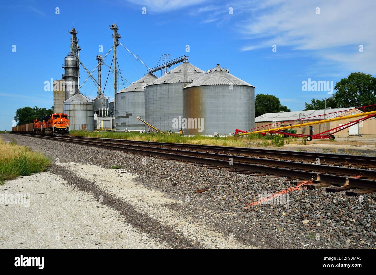 Altona, Illinois, USA. A Burlington Northern Santa Fe freight train