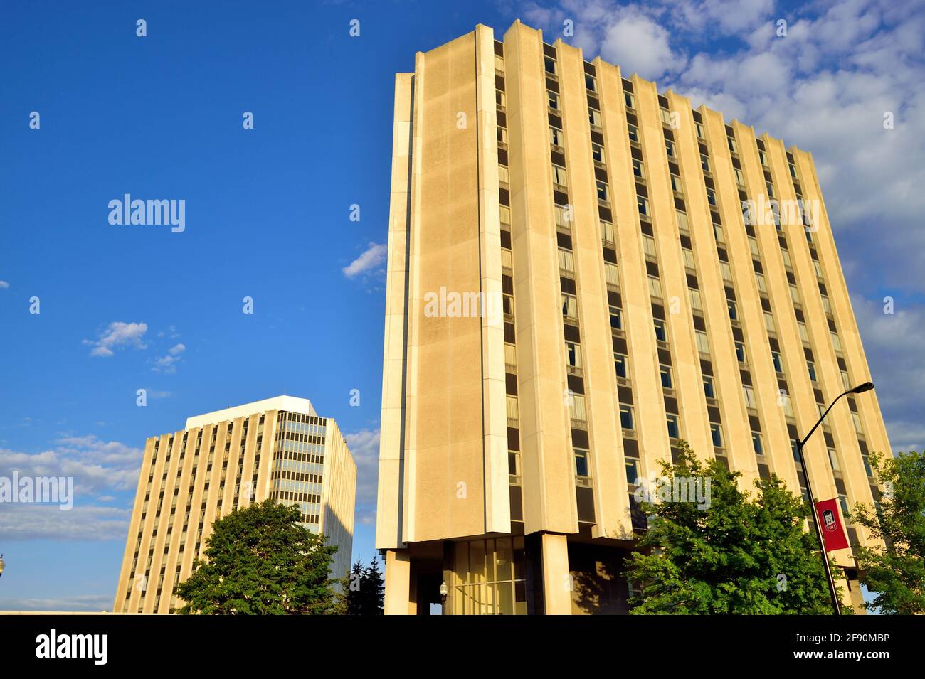 Niu Apartments Dekalb