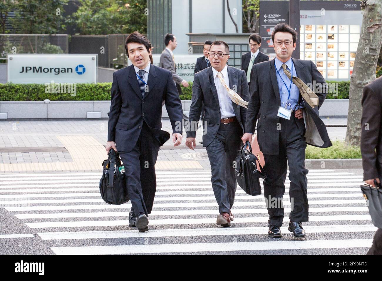 Japanese business attire clearance male