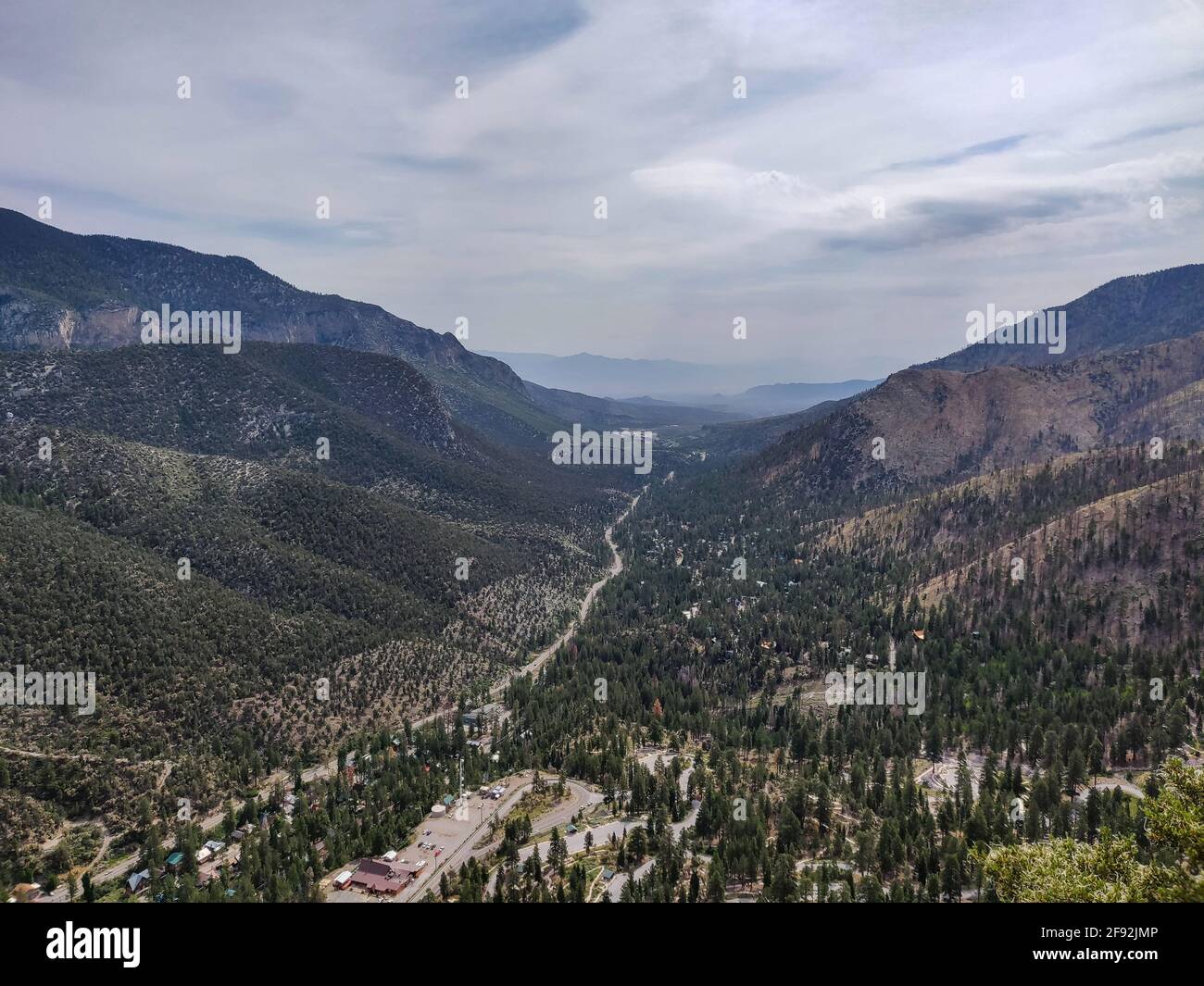 Beautiful shot mighty mountain hi-res stock photography and images - Alamy