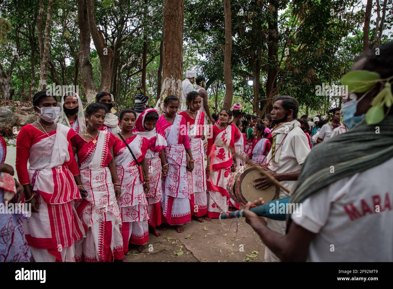 sarhul-festival-celebrated-amidst-covid-19-pandemic-by-tribes-in