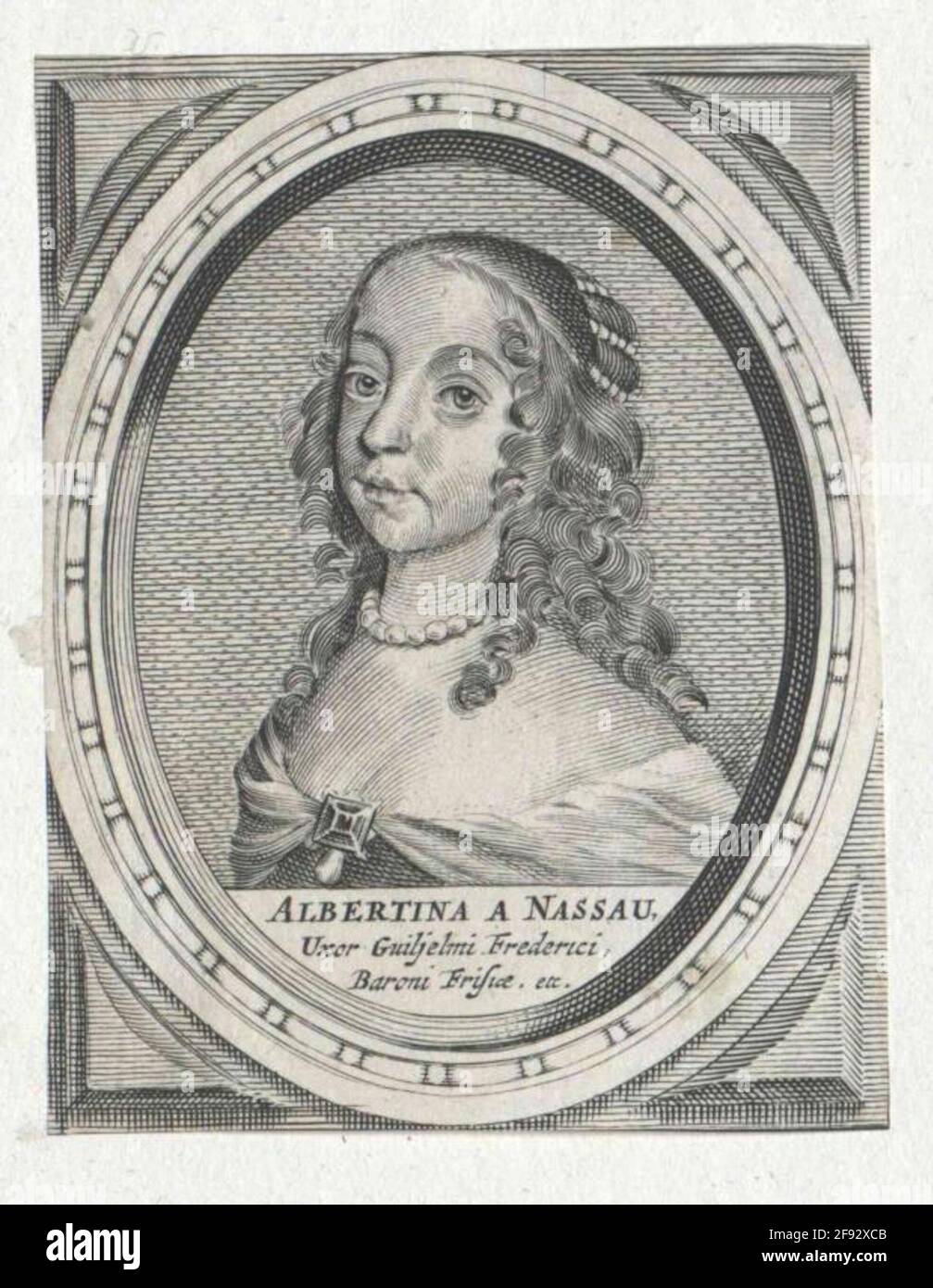 Albertine Agnes, Princess of Orania, Countess of Nassau as a girl: chest picture, half from left; with side curly hair, pearl cord thread at the backhead, pearl necklace; ; in a shoulder-free dress; Small jewel with pearl at the neckline; In the sub-segment of the pornoval Latin. Legend (already as a wife of Wilhelm Friedrich von Nassau-Diez); in oval framing; Rectangular outer hatching with four pretensioning cores; Circulated at the edge of the presentation. Copper engraving, without designation. Stock Photo