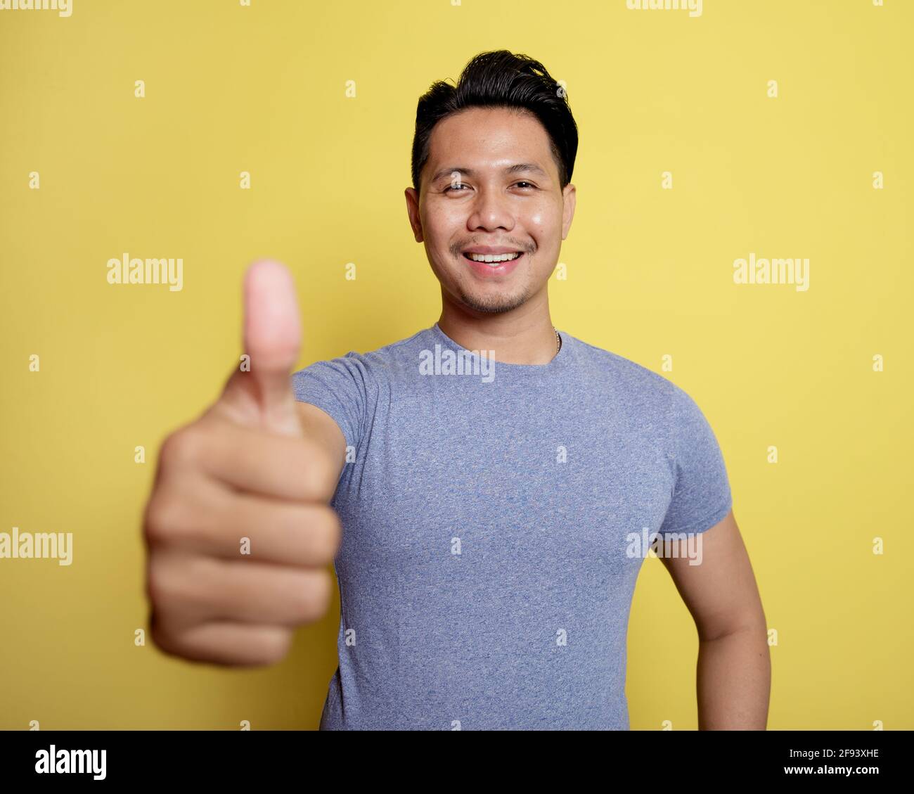 Man give ok sign hi-res stock photography and images - Alamy
