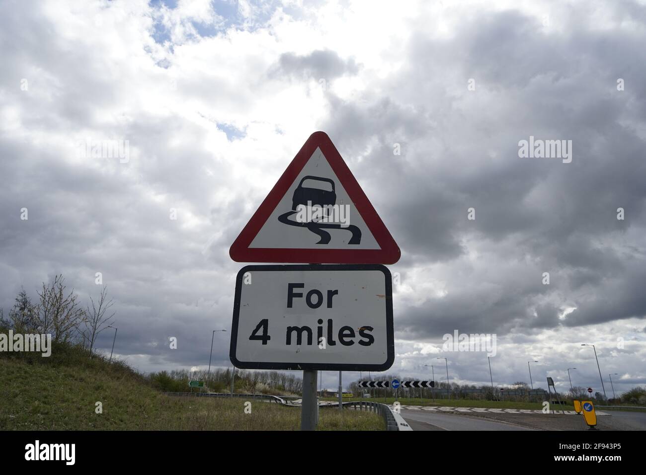 Car Warning Skid Sign 2021 Stock Photo - Alamy