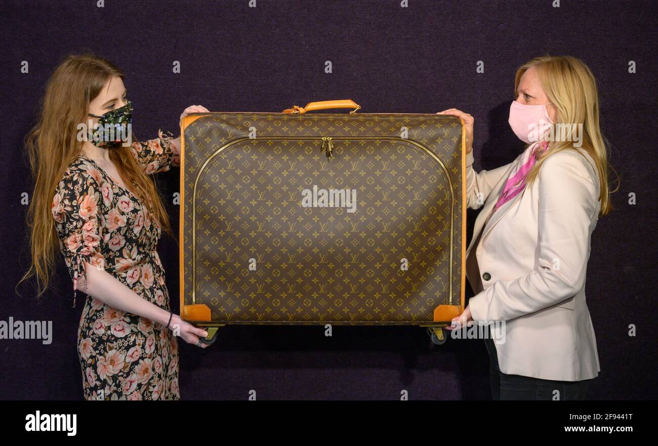 Sold at Auction: Louis Vuitton, Louis Vuitton LV Designer Travel Luggage  Suitcases
