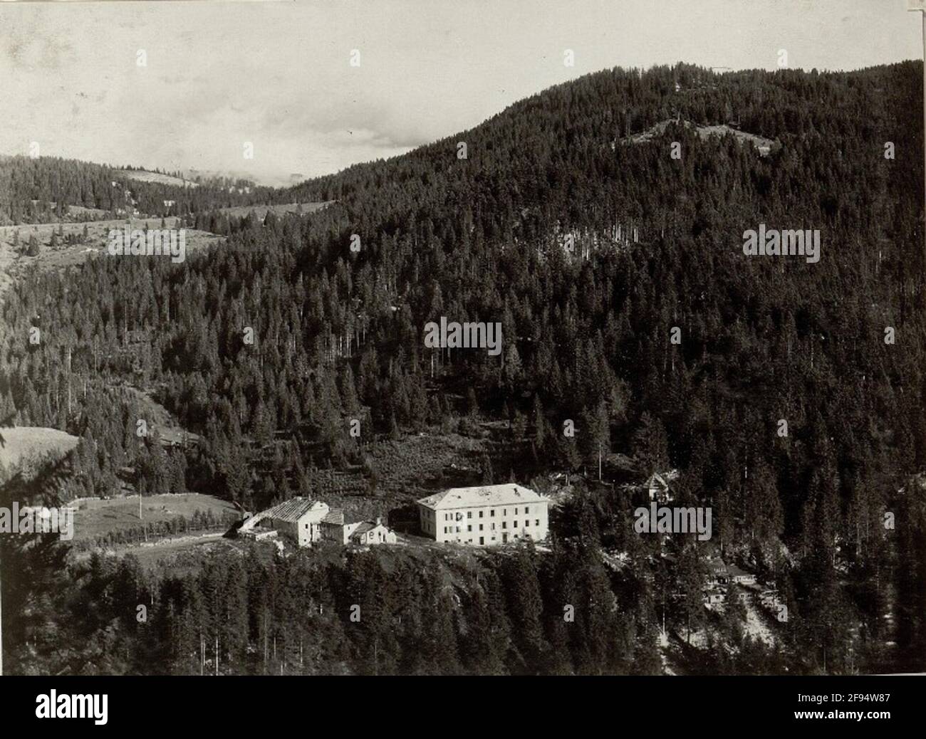 Monte Rover (Eichberg) against Costa 'Alta of Obernalb of the Bertoldistrasse, taken on October 2, 1915. Stock Photo