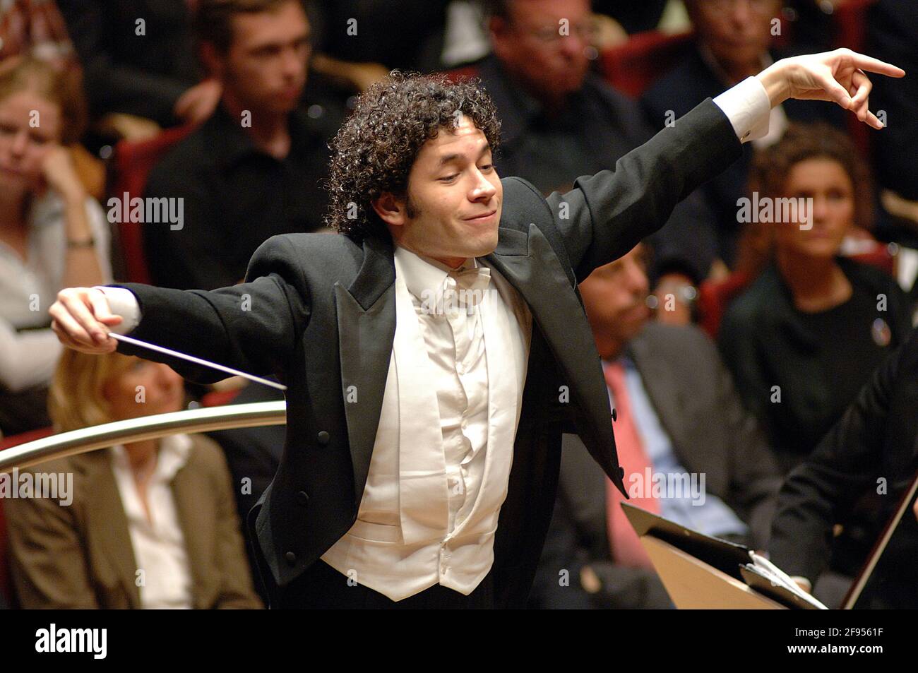 The Venezuelan conductor Gustavo Dudamel (C), his wife, the