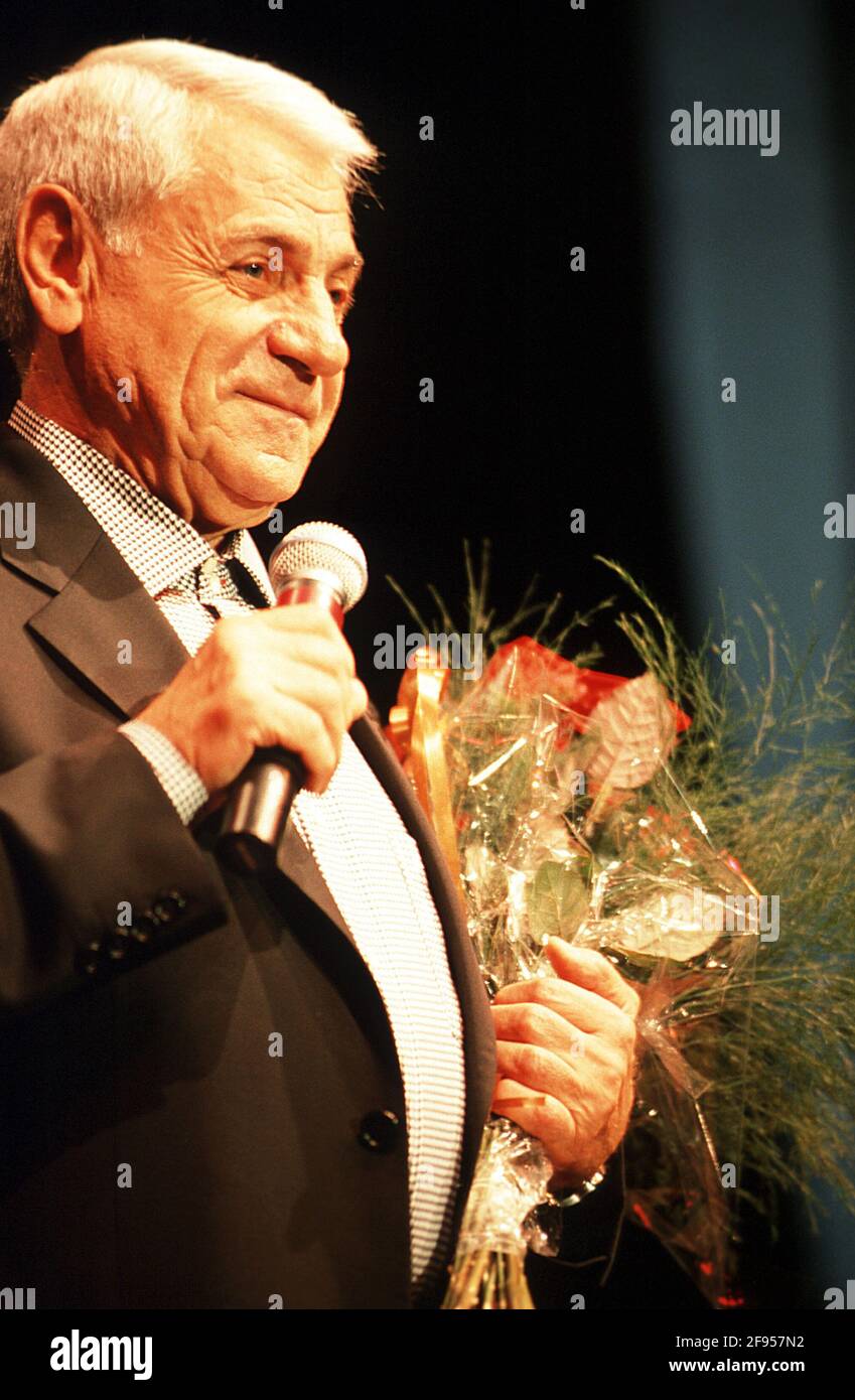 DEU, Deutschland, Ruhrgebiet, Essen, 24.10.2002: Jivan Gasparyan aus Armenien nach der Preisverleihung und vor seinem Konzert während der Musikmesse W Stock Photo