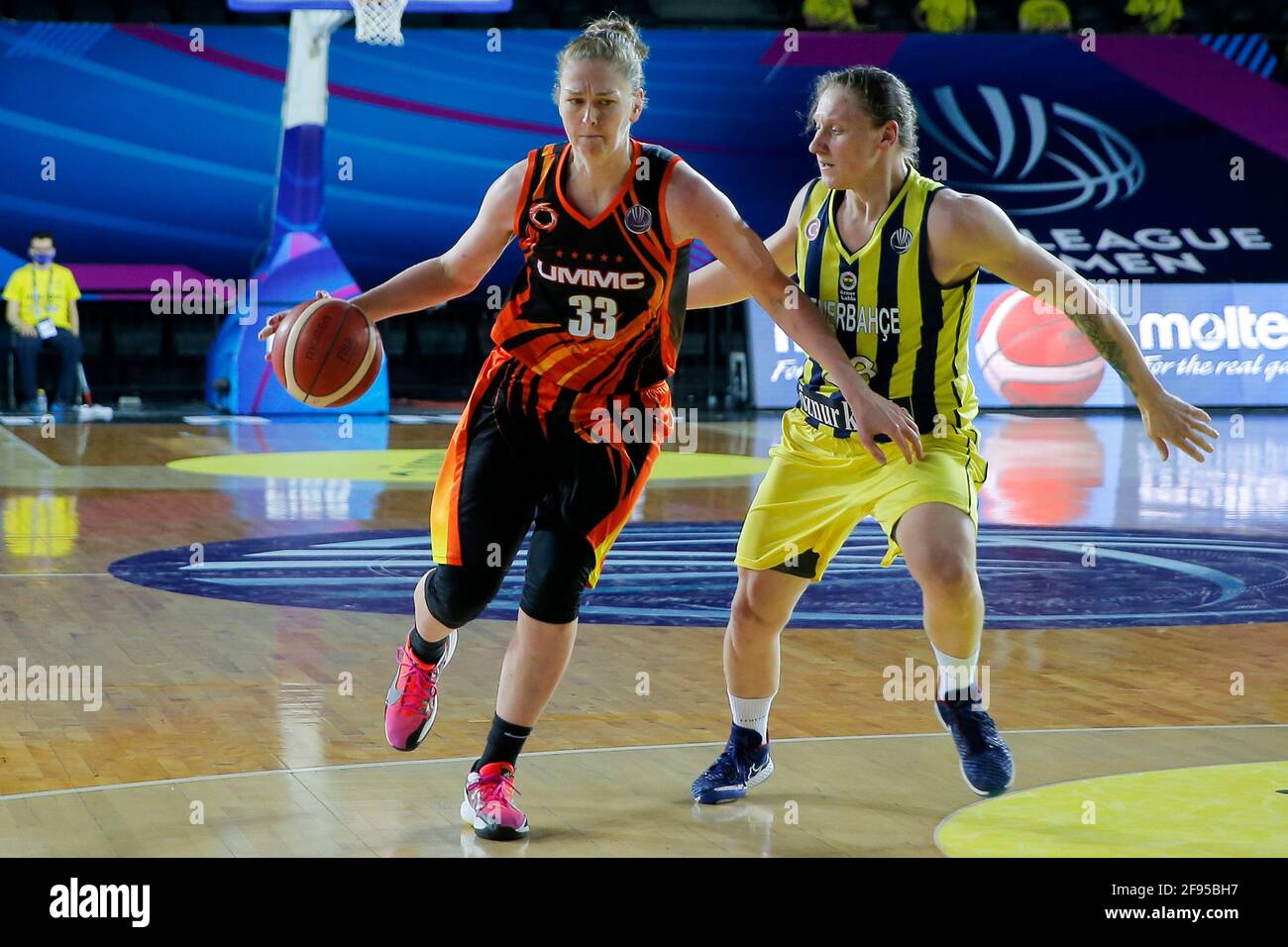 ISTANBUL, Turkey. 16th Apr, 2021: Basketbal: Fenerbahce Oznur Kablo v UMMC Ekaterinburg: Istanboel ISTANBUL, Turkey. 16th Apr, 2021. APRIL 16: Emma Meesseman of UMMC Ekaterinburg, Alina Iagupova of Fenerbahce Oznur Kablo during the Euroleague Women Final Four match between Fenerbahce Oznur Kablo and UMMC Ekaterinburg at Volkswagen Arena on April 16, 2021 in Istanbul, Turkey (Photo by /Orange Pictures) Credit: Orange Pics BV/Alamy Live News Stock Photo