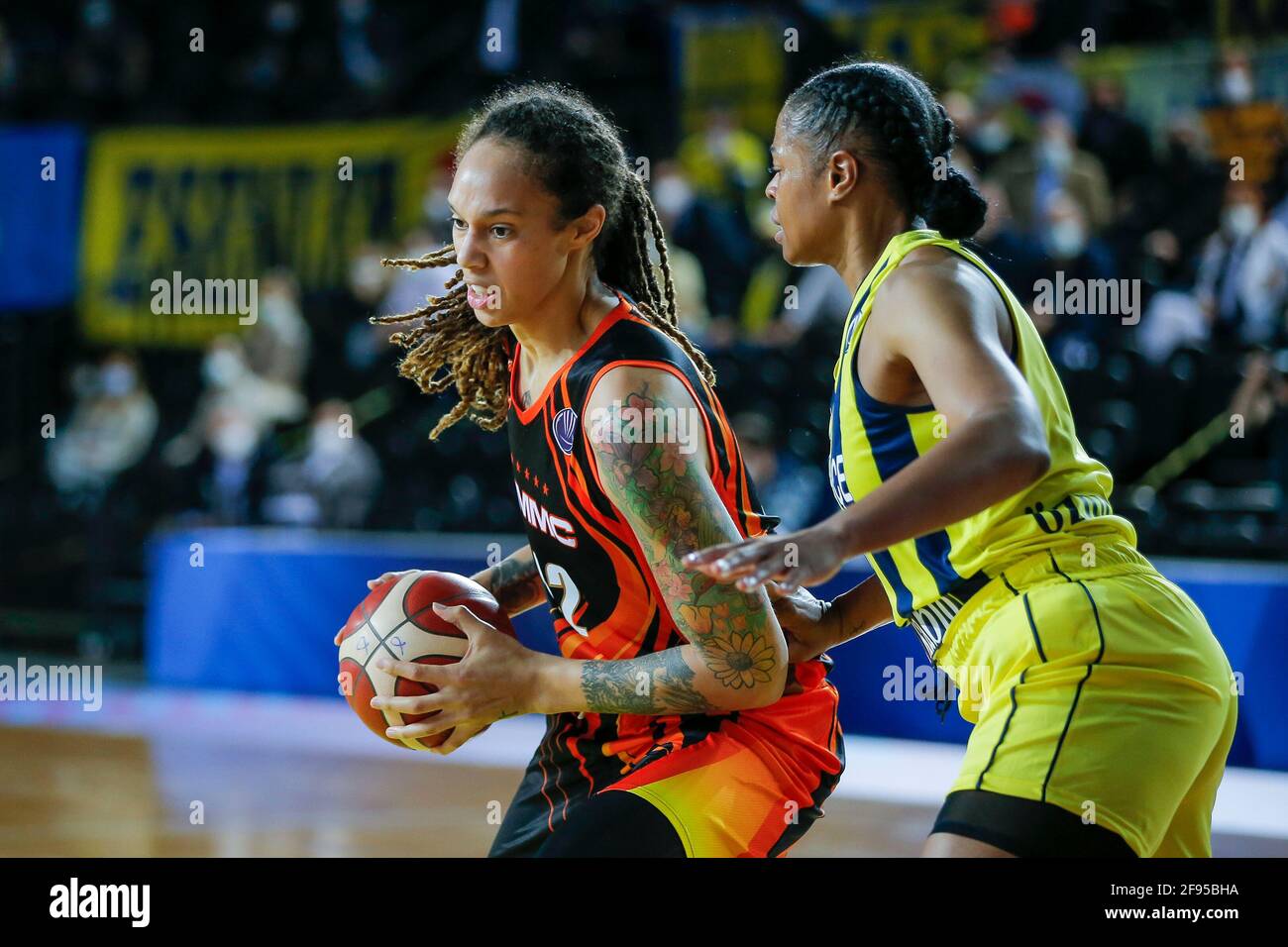 ISTANBUL, Turkey. 16th Apr, 2021: Basketbal: Fenerbahce Oznur Kablo v UMMC Ekaterinburg: Istanboel ISTANBUL, Turkey. 16th Apr, 2021. APRIL 16: Brittney Griner of UMMC Ekaterinburg, Satou Sabally of Fenerbahce Oznur Kablo during the Euroleague Women Final Four match between Fenerbahce Oznur Kablo and UMMC Ekaterinburg at Volkswagen Arena on April 16, 2021 in Istanbul, Turkey (Photo by /Orange Pictures) Credit: Orange Pics BV/Alamy Live News Stock Photo