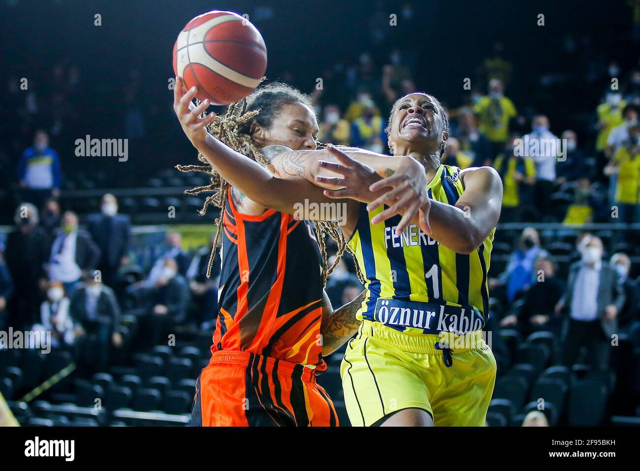 ISTANBUL, Turkey. 16th Apr, 2021: Istanbul, Turkey. 16th Apr, 2021. ISTANBUL, TURKEY - APRIL 16: Kia Vaughn of Fenerbahce Oznur Kablo during the Euroleague Women Final Four match between Fenerbahce Oznur Kablo and UMMC Ekaterinburg at Volkswagen Arena on April 16, 2021 in Istanbul, Turkey (Photo by /Orange Pictures) Credit: Orange Pics BV/Alamy Live News Stock Photo