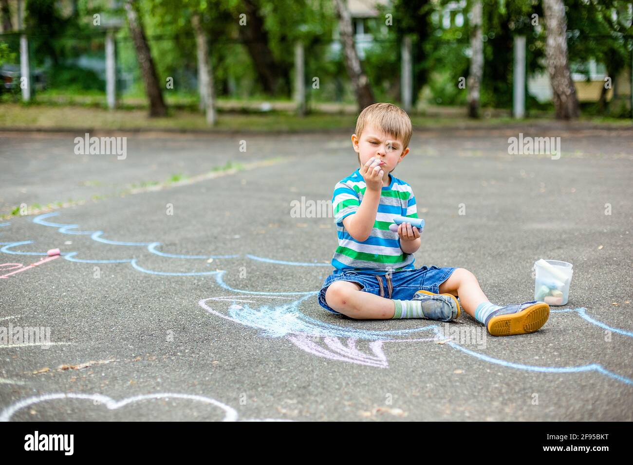 Page 2 Sidewalk Chalk Art High Resolution Stock Photography And Images Alamy
