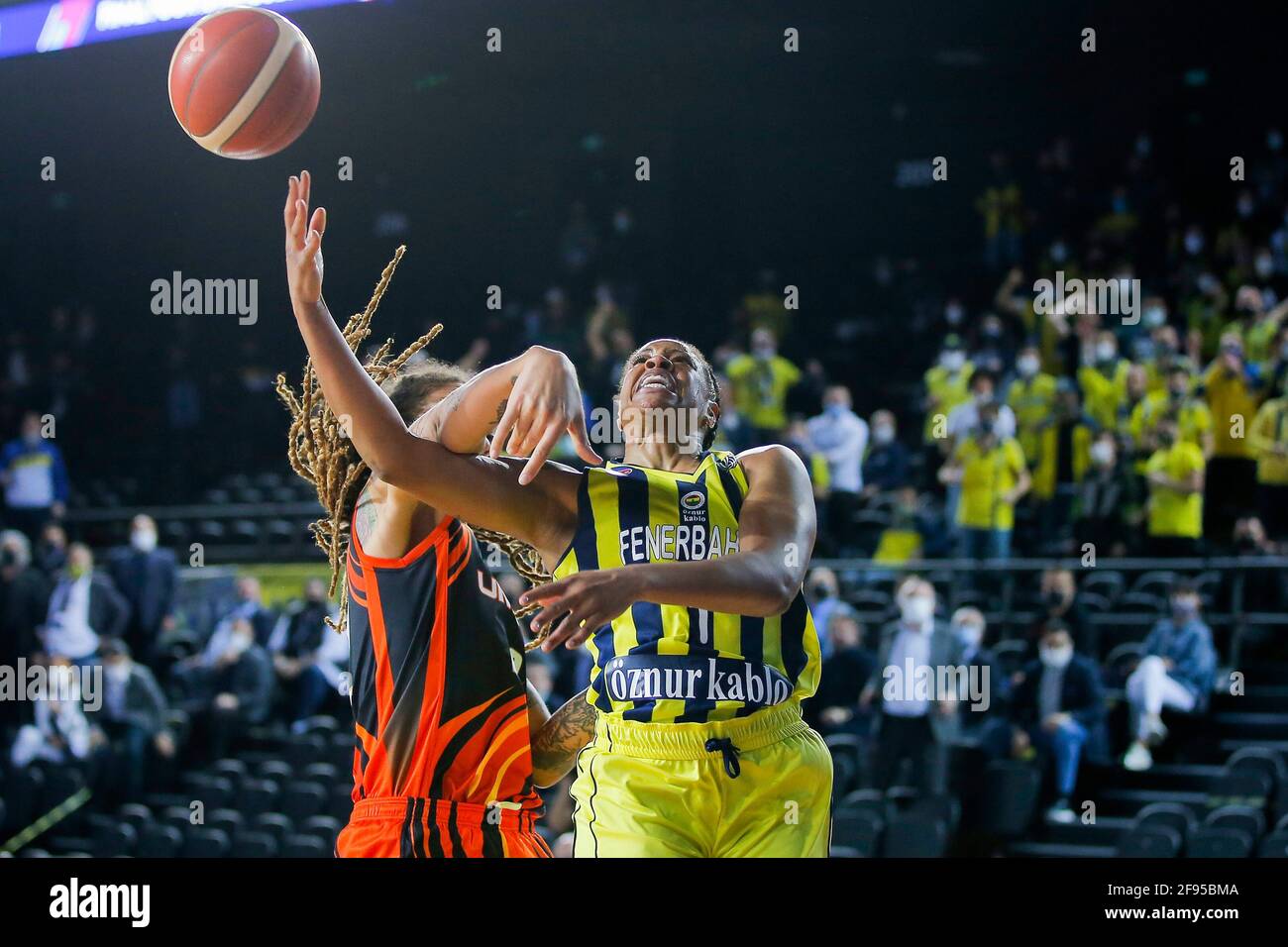 ISTANBUL, Turkey. 16th Apr, 2021: Istanbul, Turkey. 16th Apr, 2021. ISTANBUL, TURKEY - APRIL 16: Kia Vaughn of Fenerbahce Oznur Kablo during the Euroleague Women Final Four match between Fenerbahce Oznur Kablo and UMMC Ekaterinburg at Volkswagen Arena on April 16, 2021 in Istanbul, Turkey (Photo by /Orange Pictures) Credit: Orange Pics BV/Alamy Live News Stock Photo