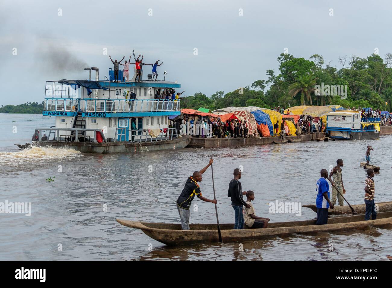 Congo river boat cargo hires stock photography and images Alamy