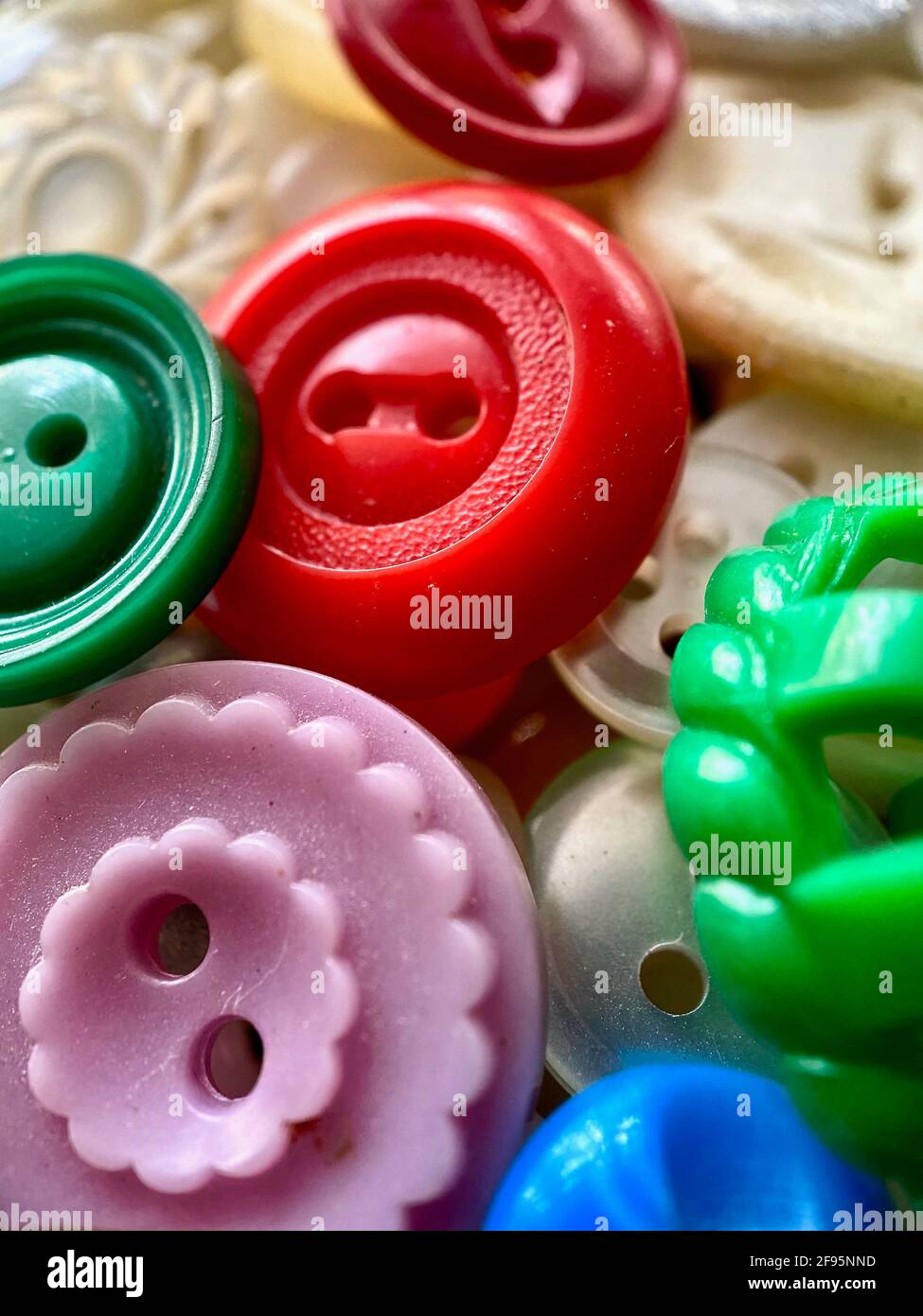 Multi colored antique or vintage sewing buttons Celluloid Buttons Bakelite Buttons Lucite Buttons vegetable Ivory metal china glass plastic Stock Photo Alamy