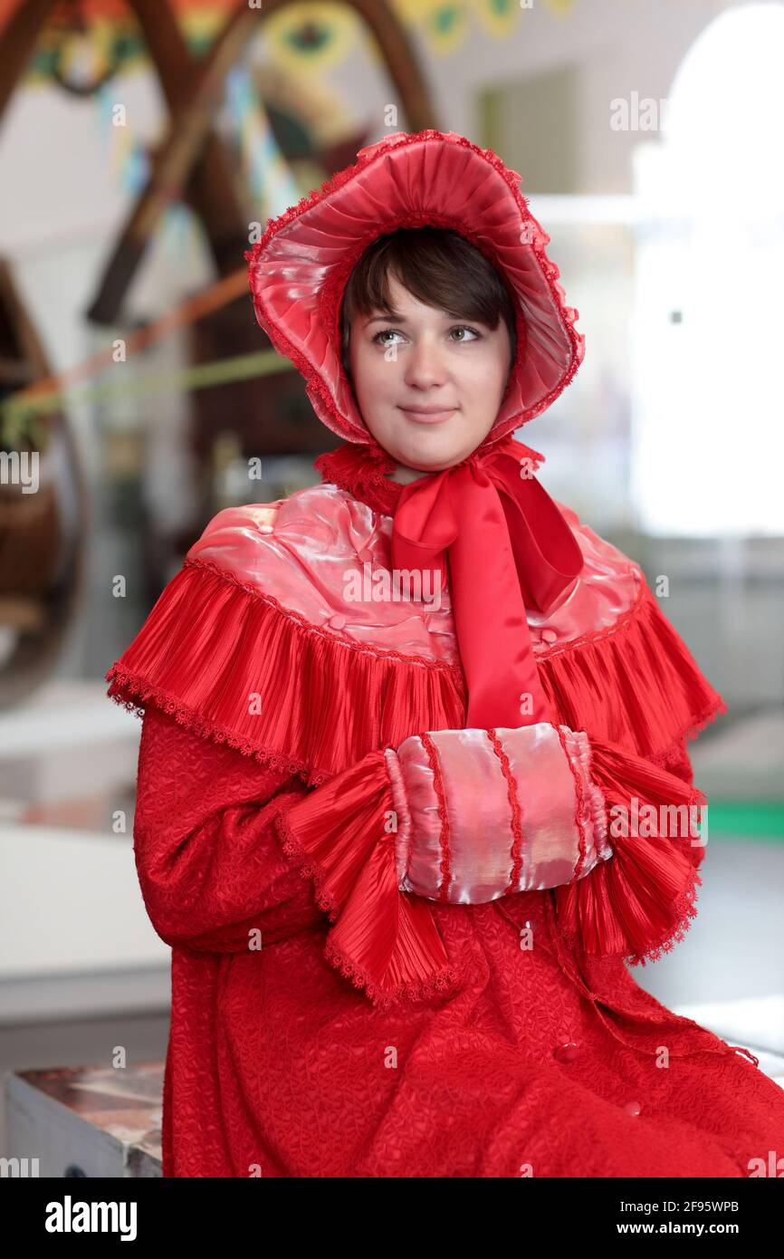 Victorian style hat hi-res stock photography and images - Alamy