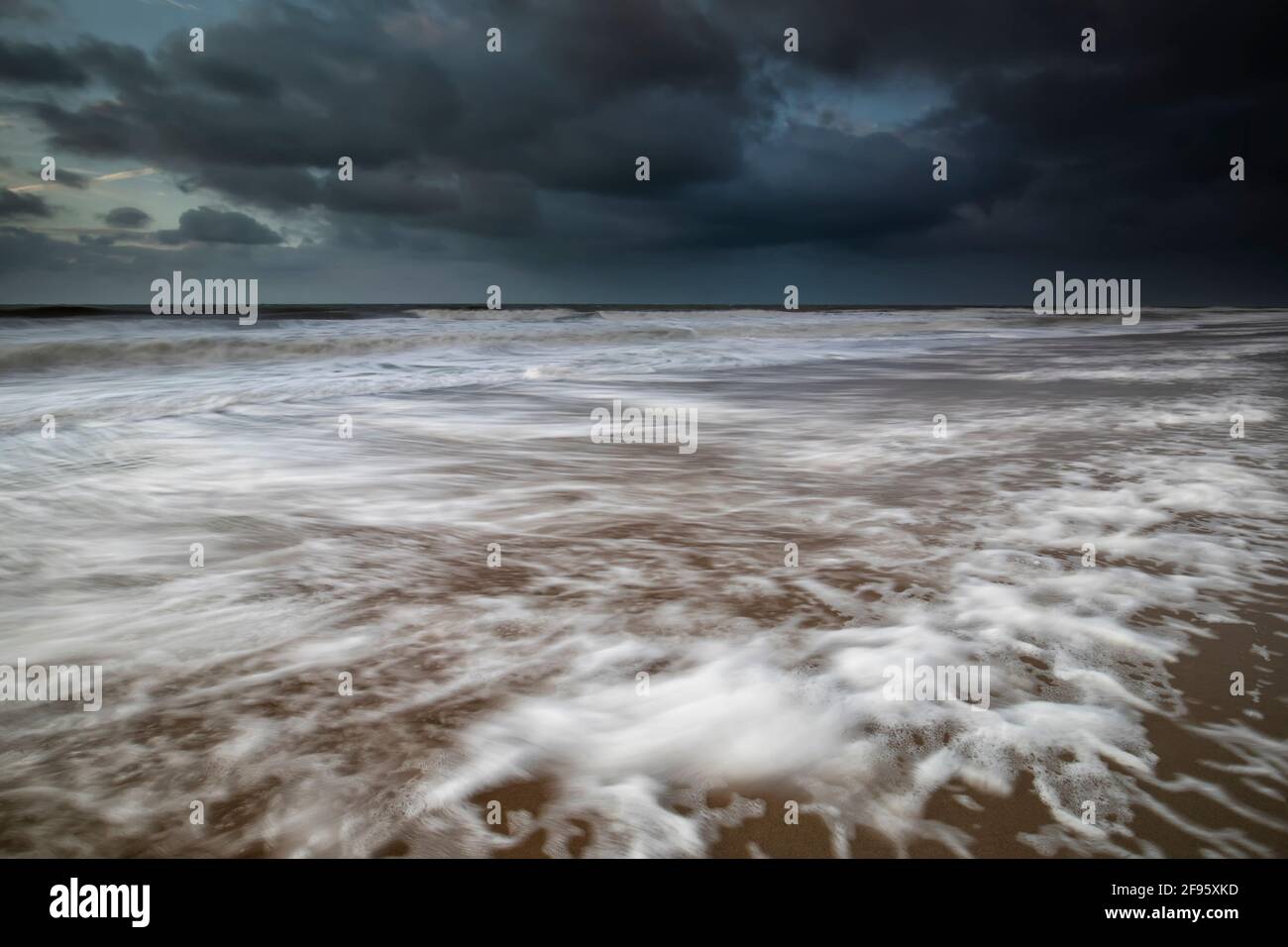 Dark stormy sea hi-res stock photography and images - Alamy