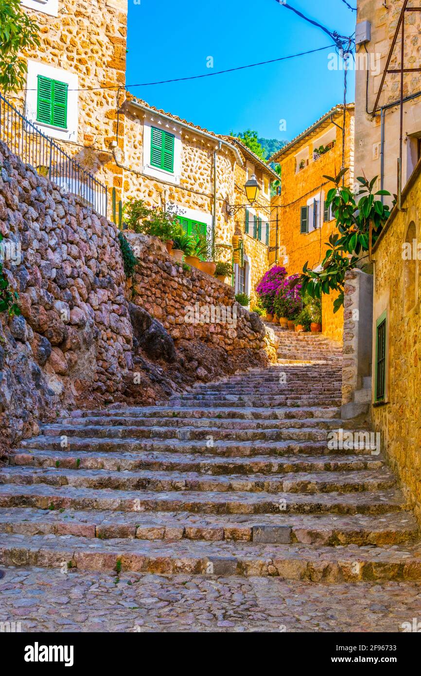A narrow street in the spanish village Fornalutx at Mallorca Stock Photo
