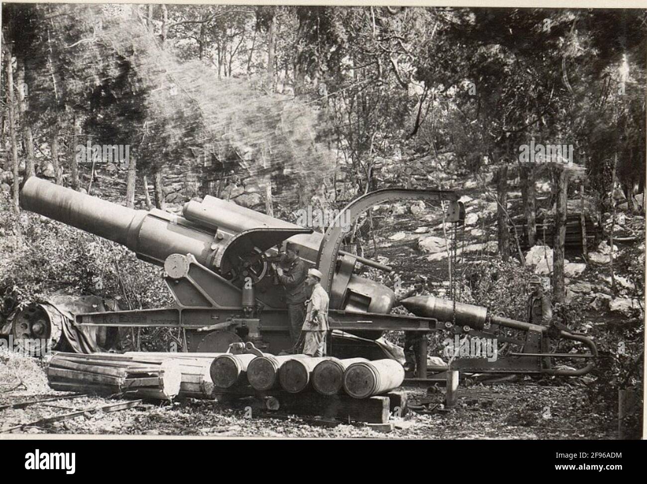 Howitzer 1917 hi-res stock photography and images - Alamy