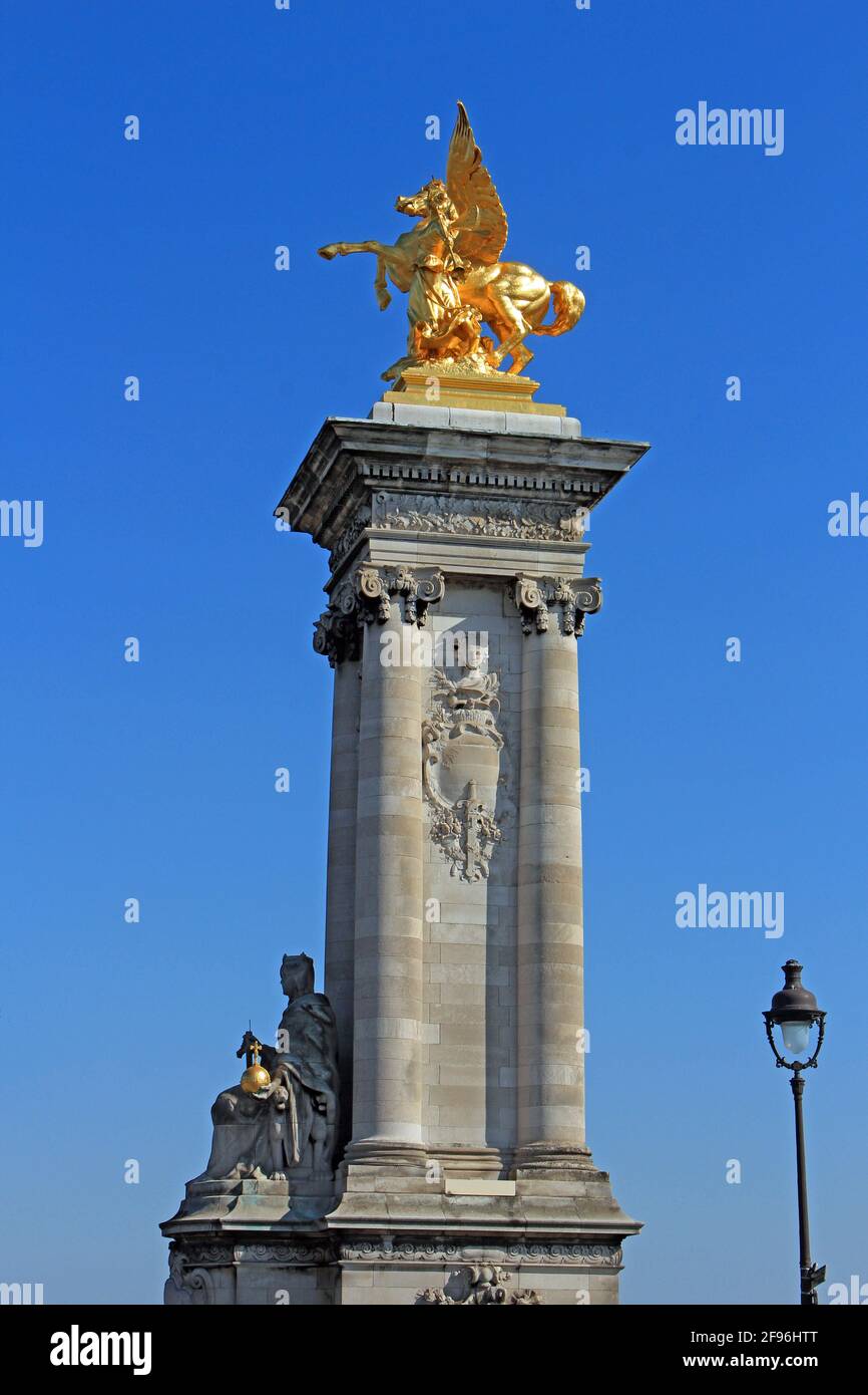 Paris le pont Alexandre III Stock Photo