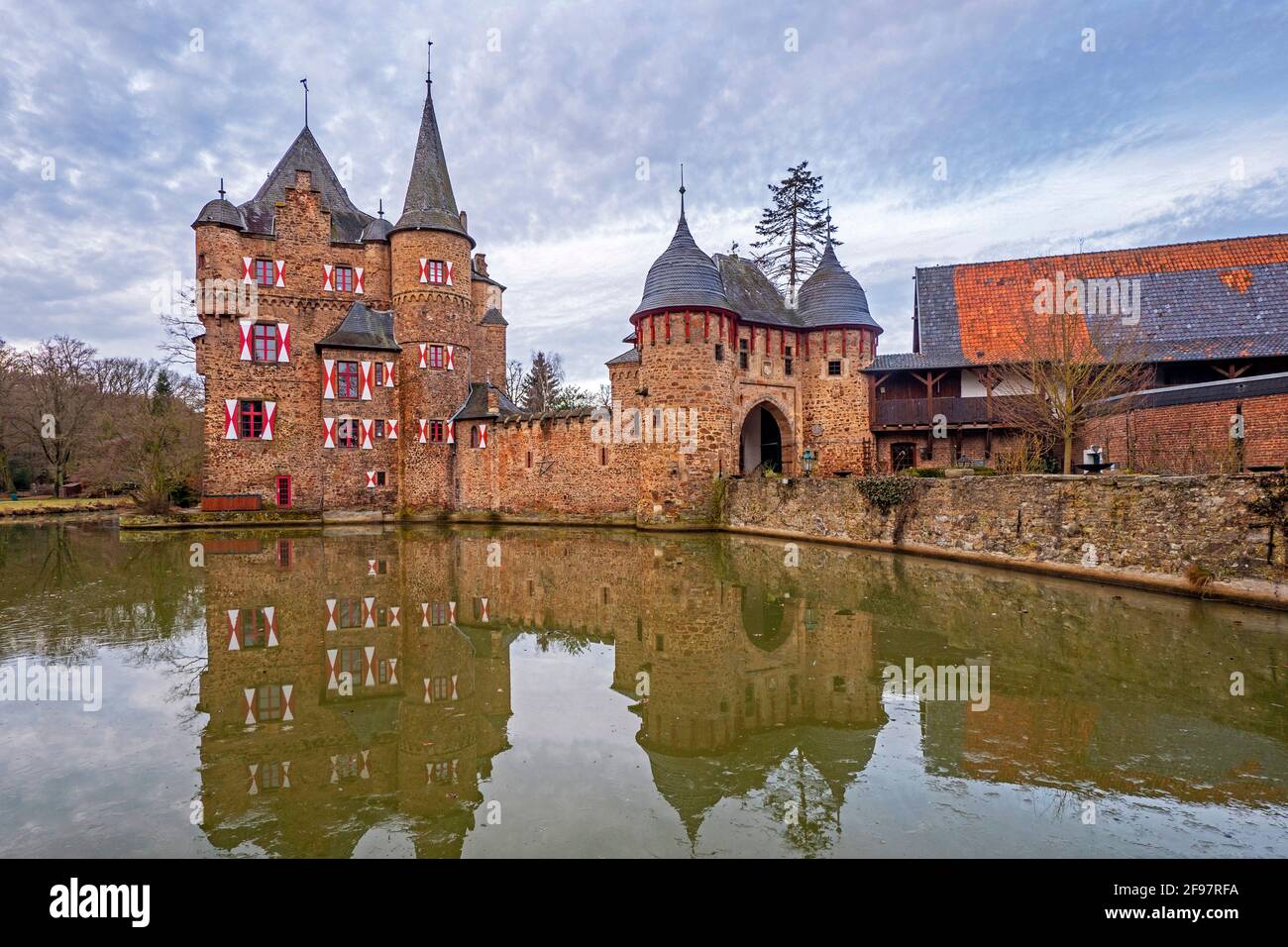 Castle Satzvey High Resolution Stock Photography And Images Alamy