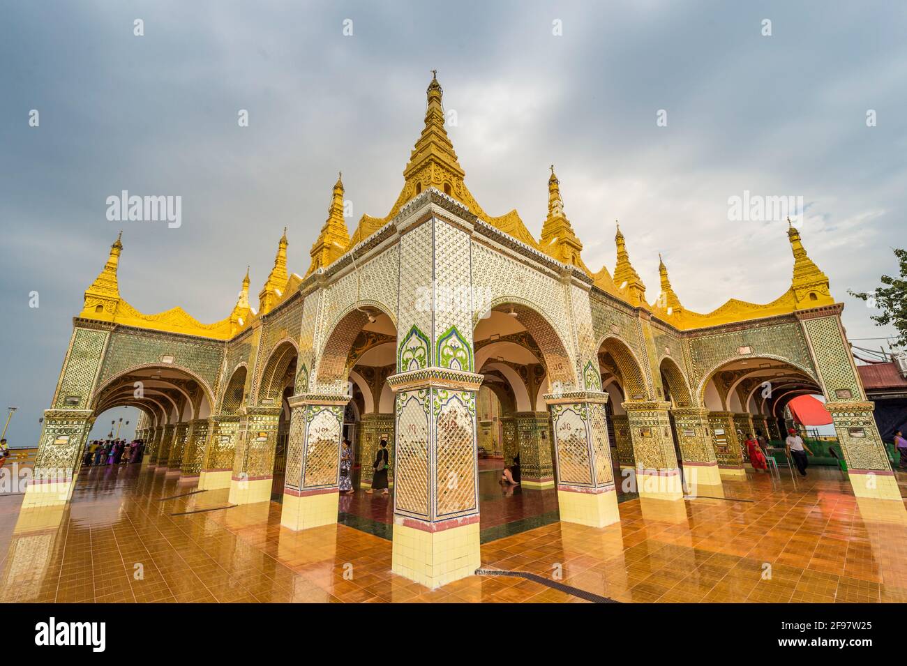 Myanmar, Mandalay, Mandalay Hill with the Su Taung Pyi Pagoda Stock Photo