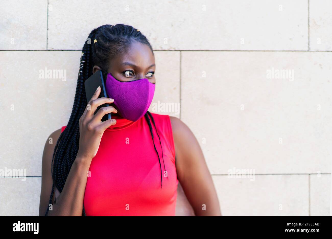 African woman face silhouette hi-res stock photography and images - Alamy