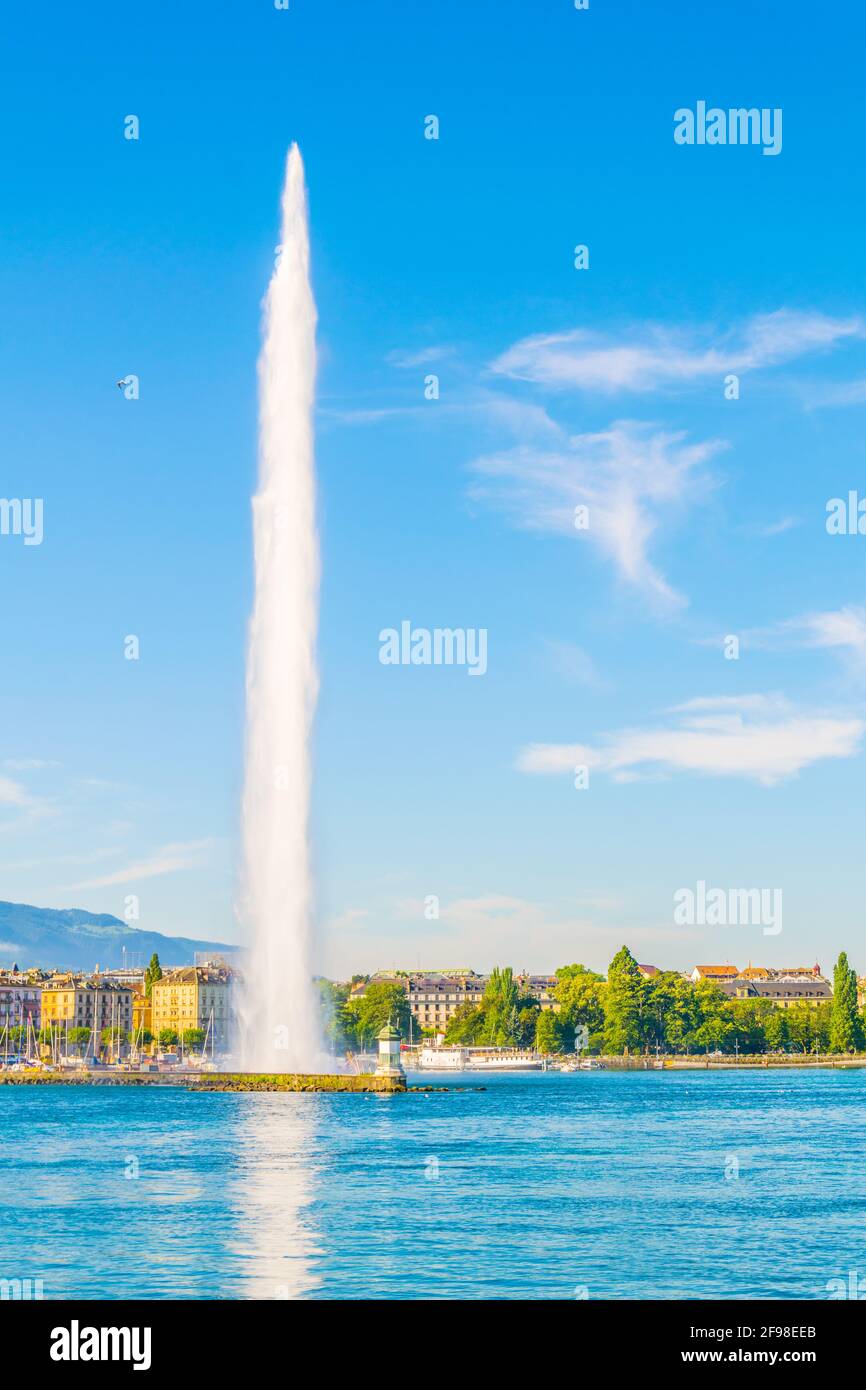 Jet d'eau fountain in the swiss city Geneva Stock Photo - Alamy