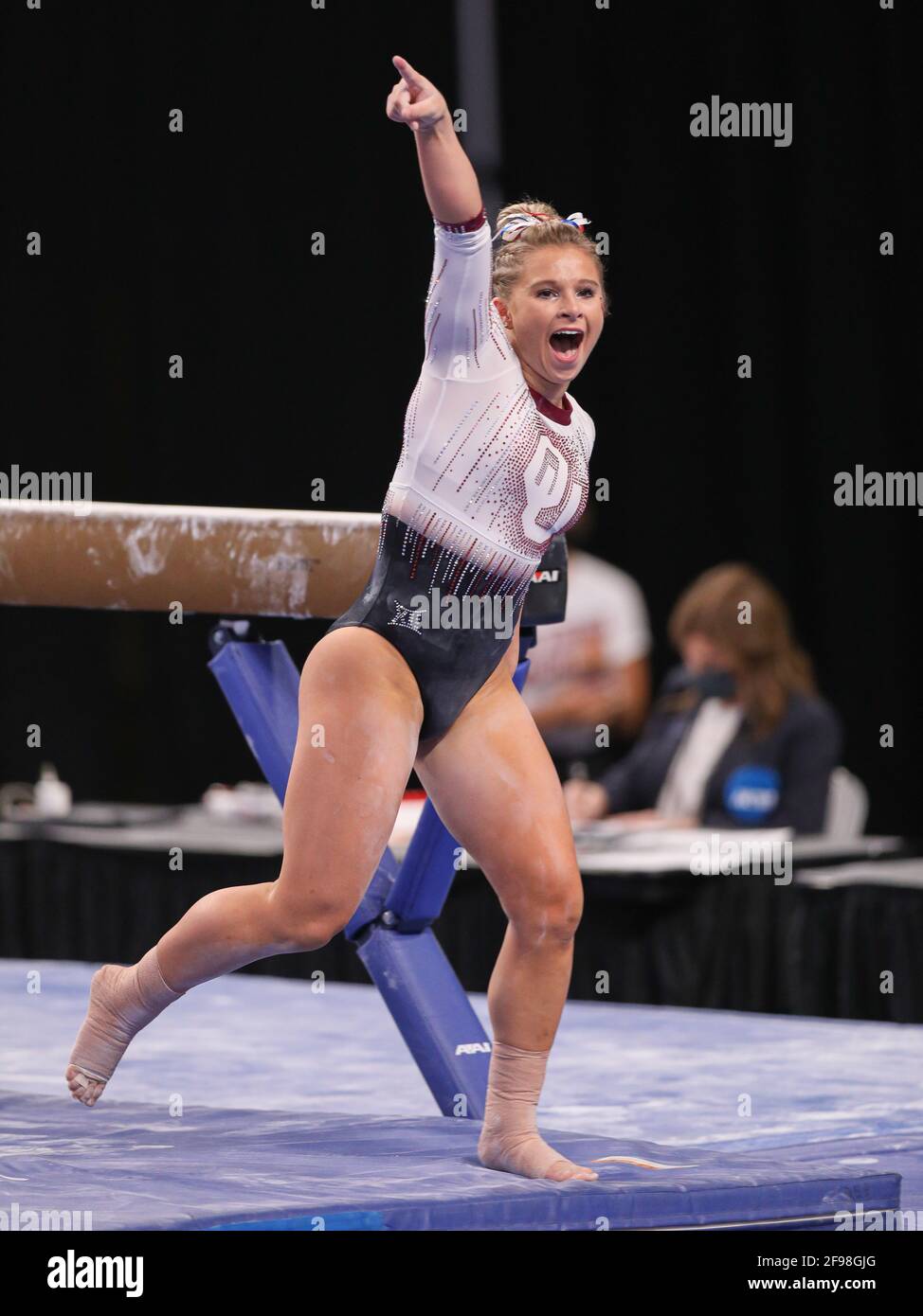 Fort Worth Tx Usa 16th Apr 2021 Oklahomas Ragan Smith Signals To