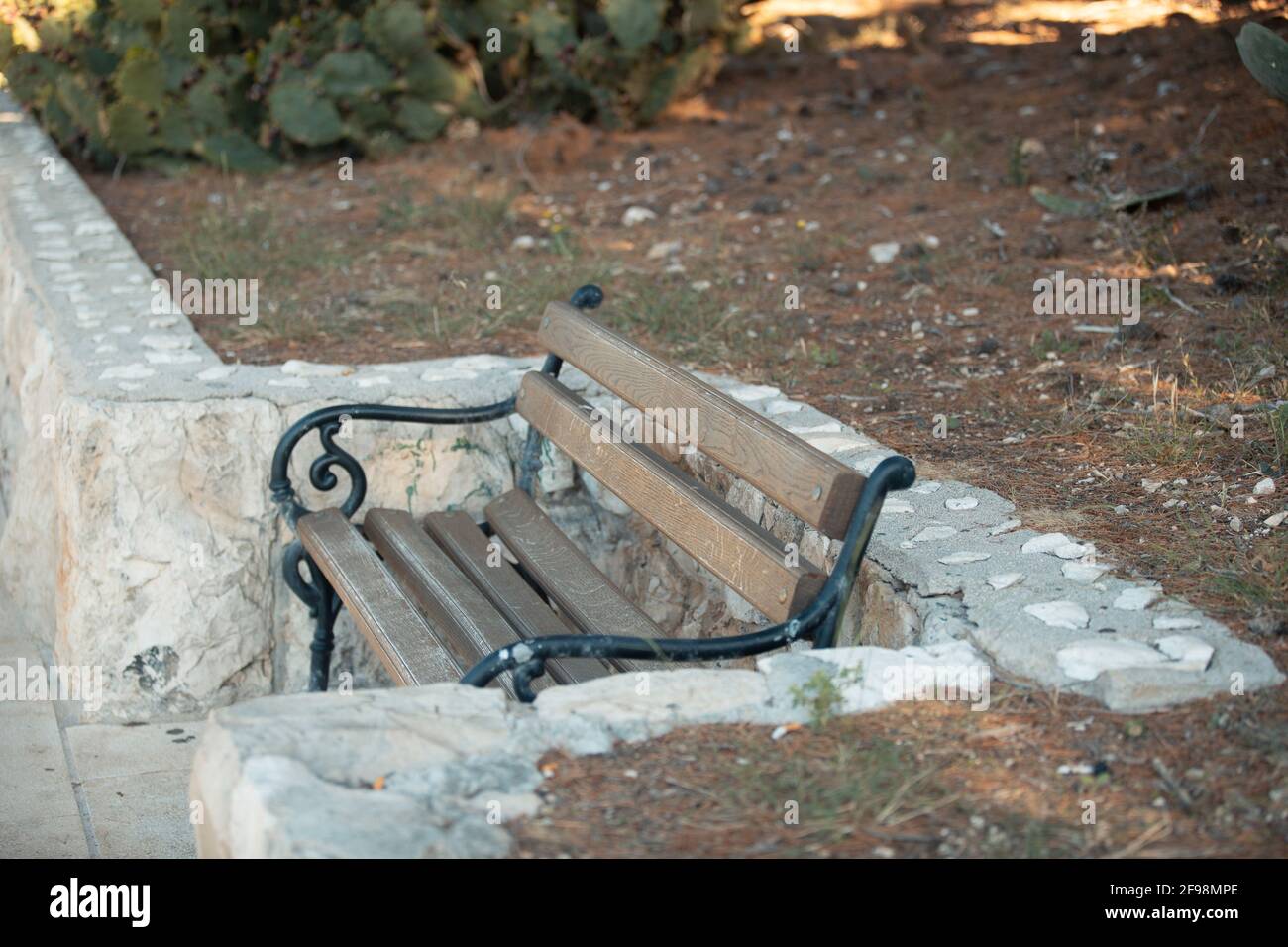 Empty park bench in high hi-res stock photography and images - Alamy