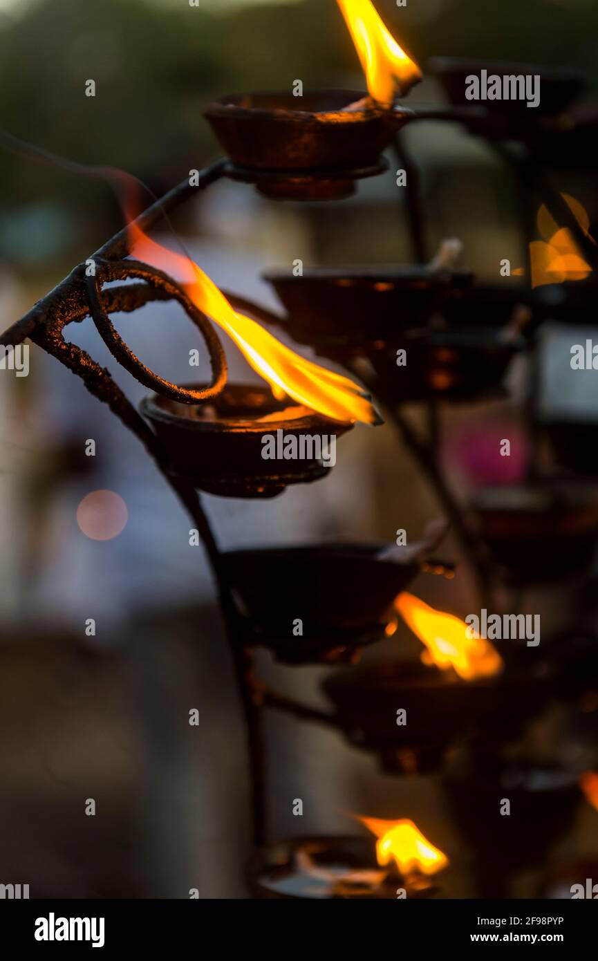 Sri Lanka, Kataragama, temple Kataragama, sacrificial candles, burn