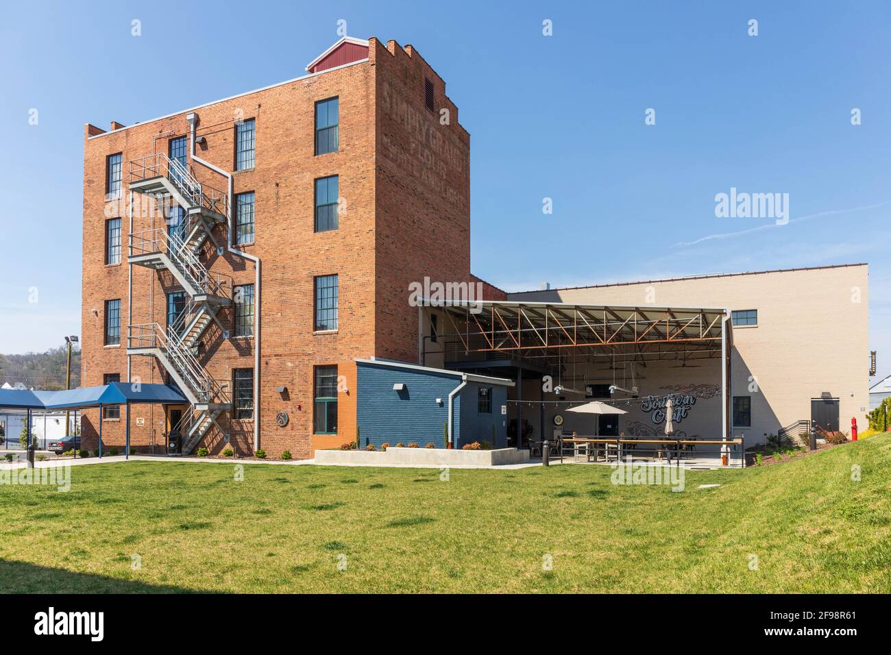 BRISTOL, TN-VA, USA-7 APRIL 2021: One of several historic industrial buildings now renovated as The Sessions Hotel, named after the famous 1927 record Stock Photo