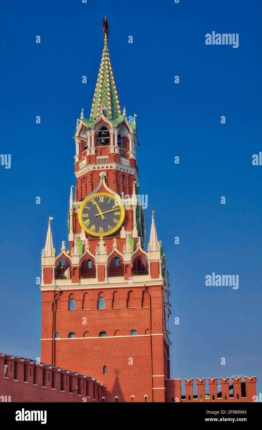 Red Square, Russian Krasnaya Ploshchad, open square in Moscow adjoining the historic fortress and centre of government known as the Kremlin (Russian: Stock Photo