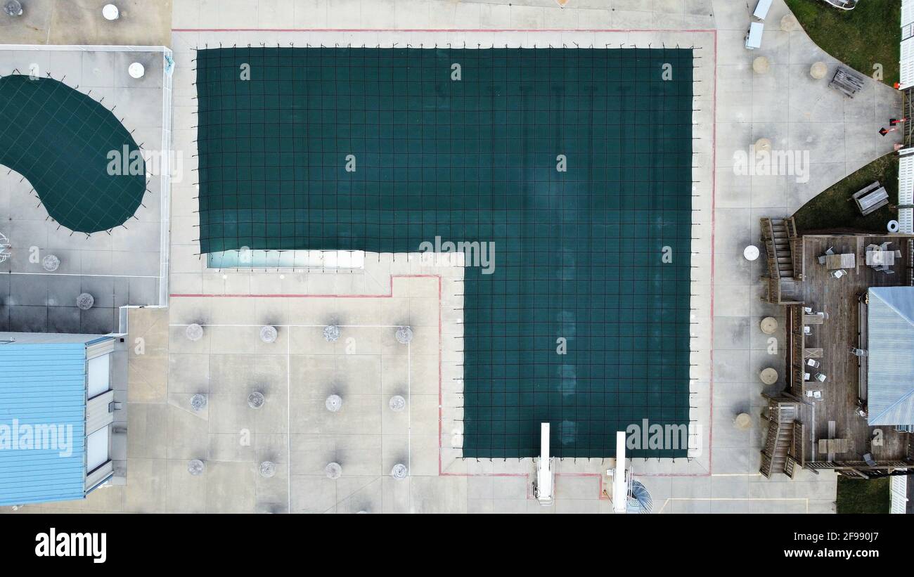 High dive pool hi-res stock photography and images - Alamy