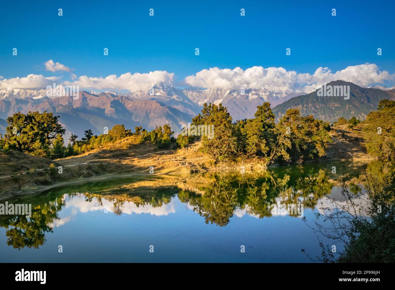 Deoria Tal High Resolution Stock Photography And Images Alamy Deoria Tal High Resolution Stock Photography And Images Alamy
