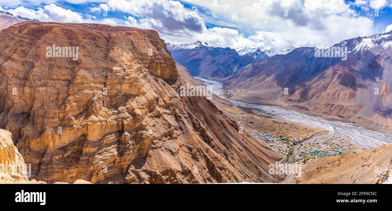Serene Landscape of Spiti river valley and snow capped mountains during sunrise near Kaza town in Lahaul and Spiti district of Himachal Pradesh, India Stock Photo