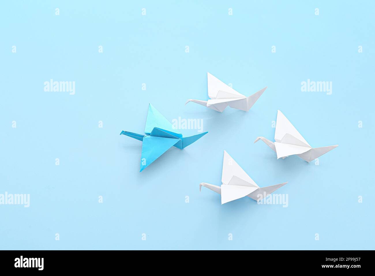 Origami birds hi-res stock photography and images - Page 12 - Alamy