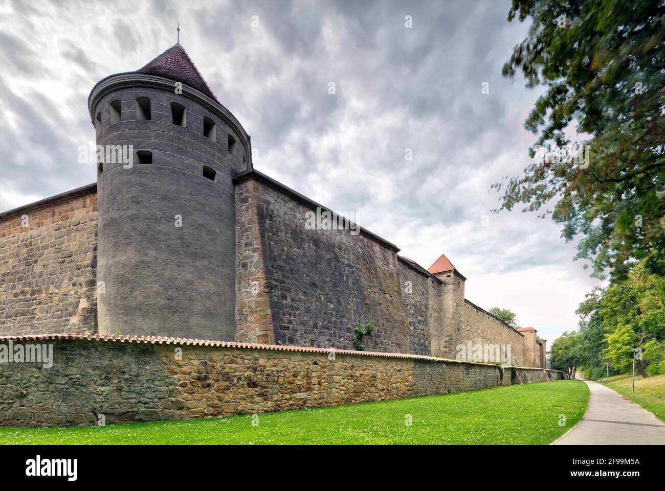 Defensive wall, defense towers, city wall, city fortifications, green area, Amberg, Upper Palatinate, Bavaria, Germany, Europe Stock Photo