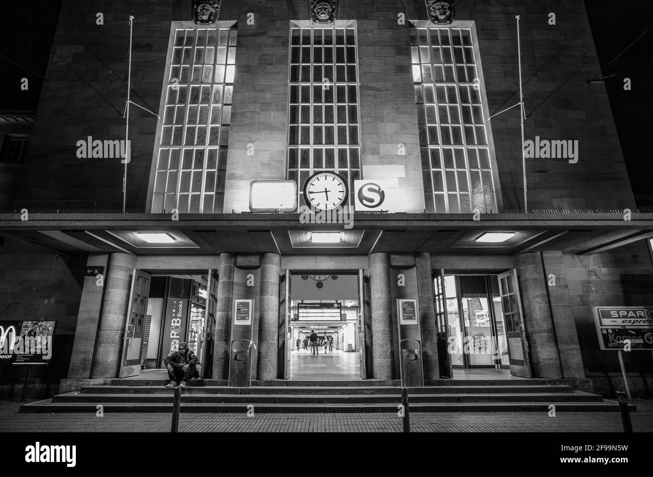 Train station, hard lockdown, corona crisis, Bad Cannstatt, Stuttgart, Baden-Wuerttemberg, Germany Stock Photo