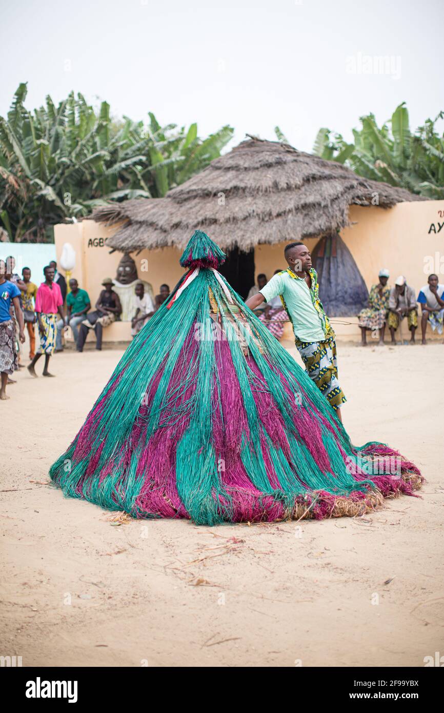 Benin voodoo dance hi-res stock photography and images - Alamy