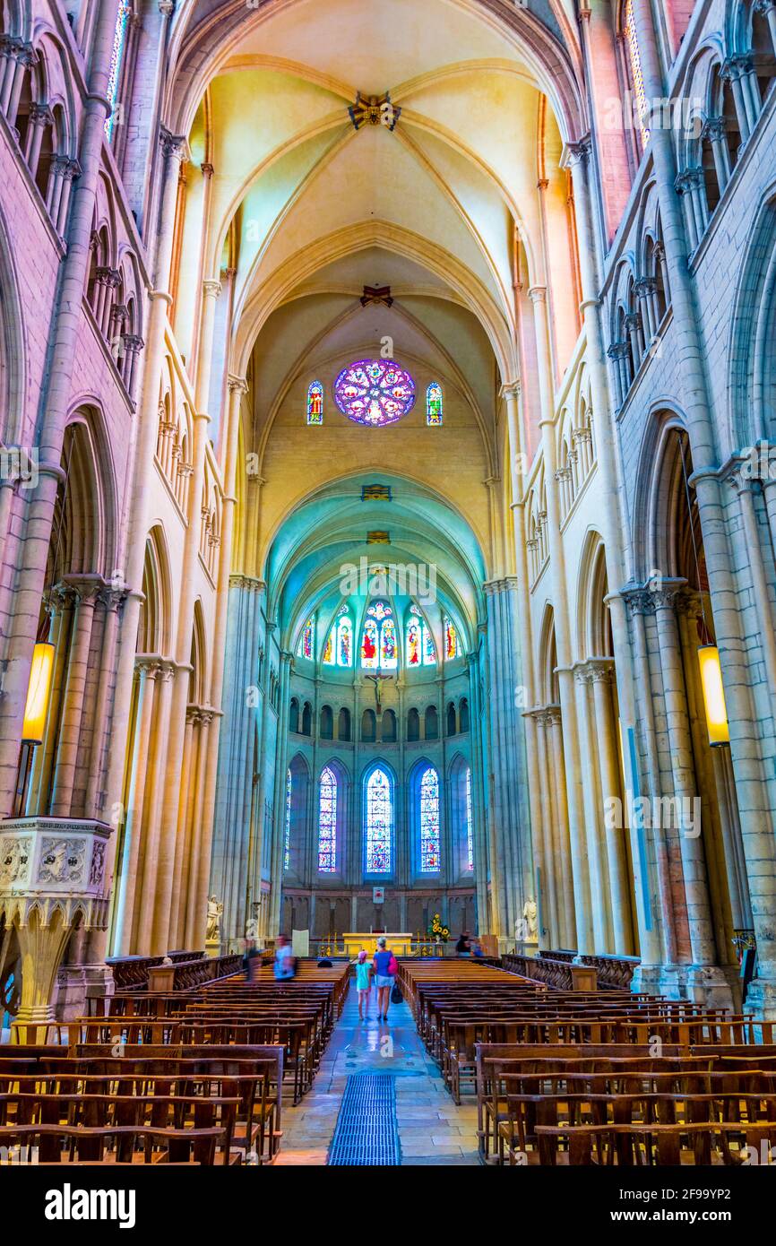 LYON, FRANCE, JULY 22, 2017: Interior ot the cathedral of Saint Jean  Baptist in Lyon, France Stock Photo - Alamy
