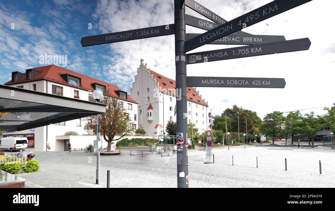 Theaterplatz, Old Castle, Herzogskasten, Gothic secular building ...