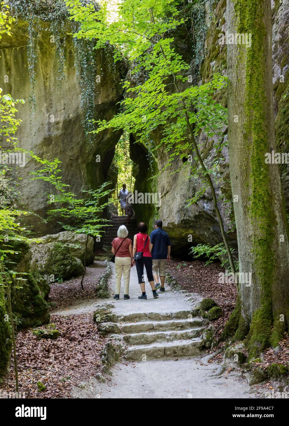 Germany, Bavaria, WonseesSanspareil, Dianengrotte in the "Felsengarten