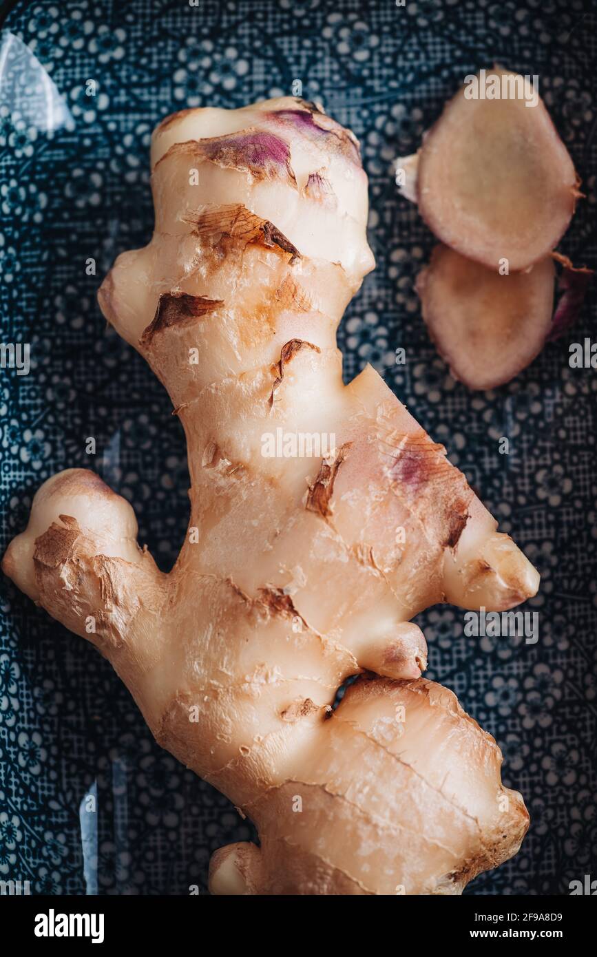 Healthy fresh raw ginger roots with lemon Stock Photo Alamy
