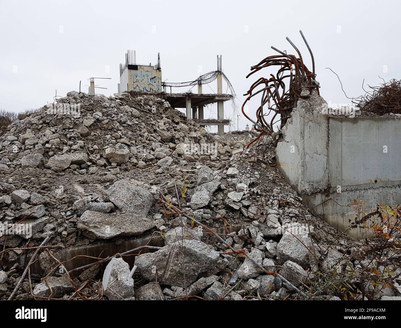 Demolition work at the Greek school in Munich Berg-am-Laim Stock Photo