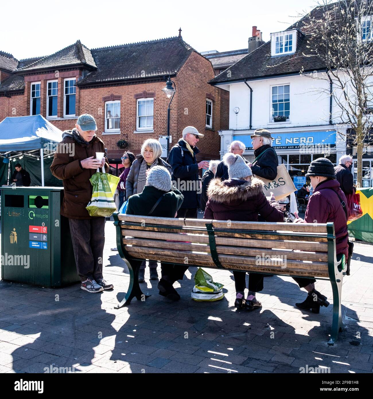 Elderly friends uk 2021 hi-res stock photography and images - Alamy