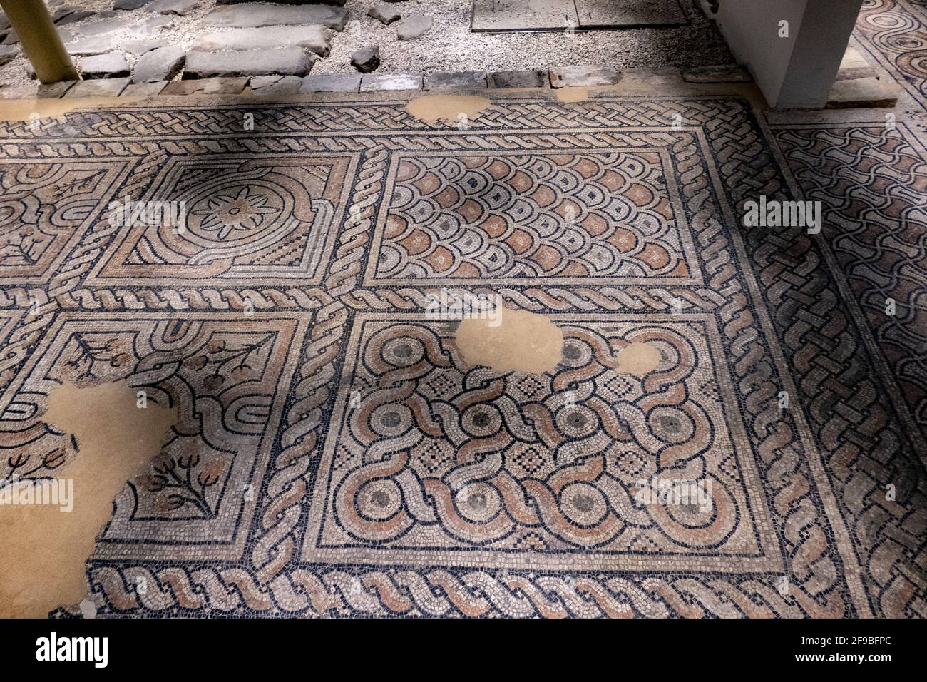 Closeup of the Domus dei Tappeti di Pietra floor in Ravenna, Italy Stock  Photo - Alamy