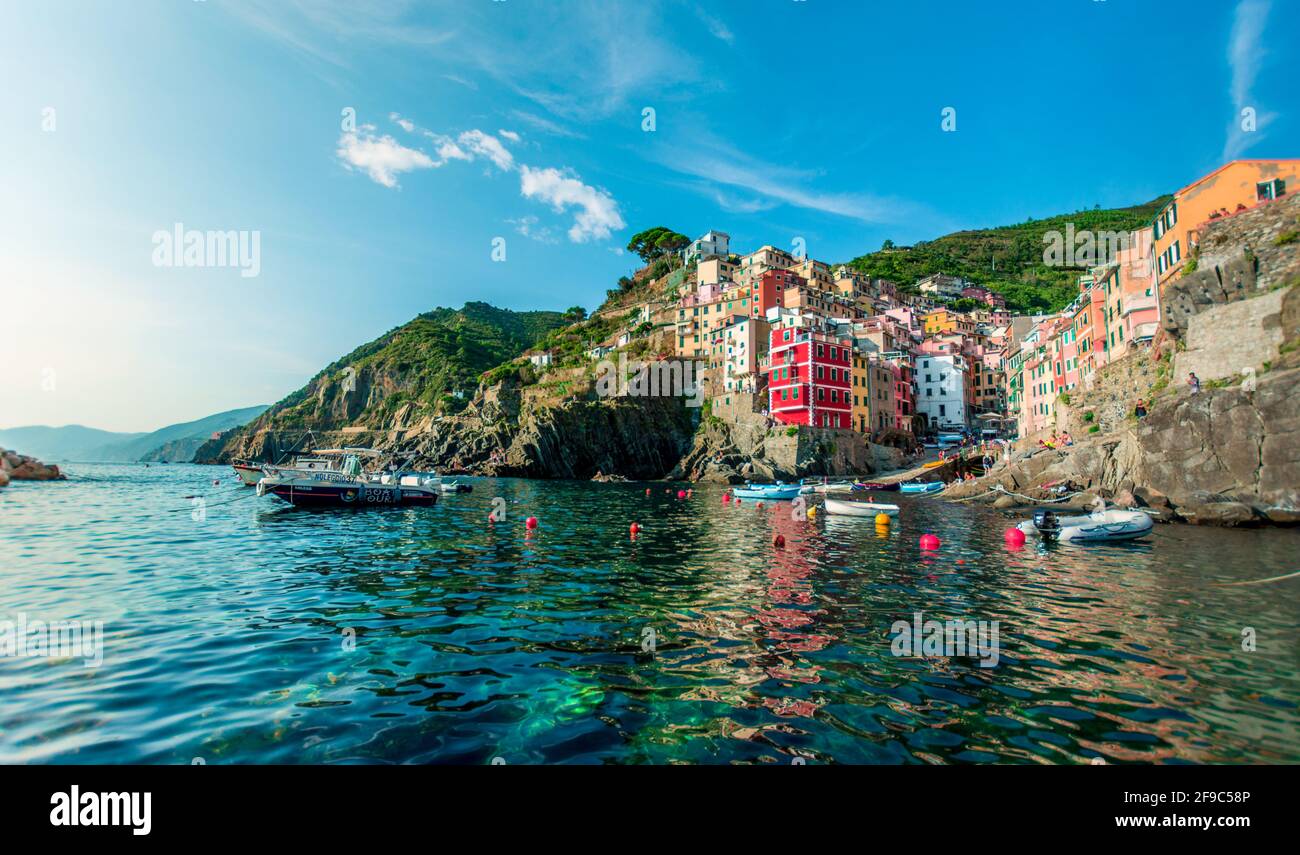 Riomaggiore, the first city of the Cique Terre sequence of hill cities in Liguria, Italy Stock Photo