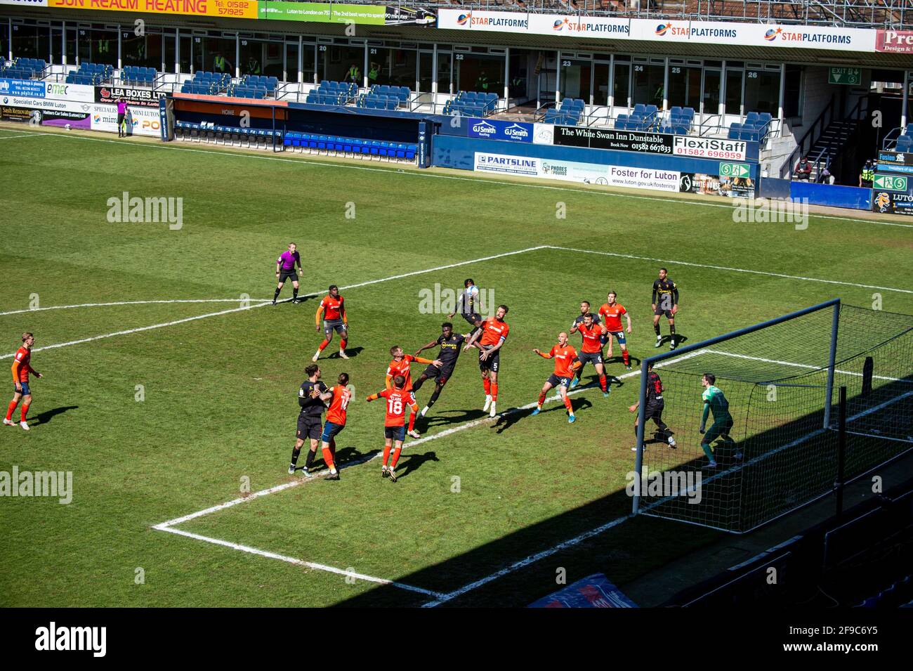 Kenilworth Road, Luton, Bedfordshire, UK. 17th Apr, 2021. English