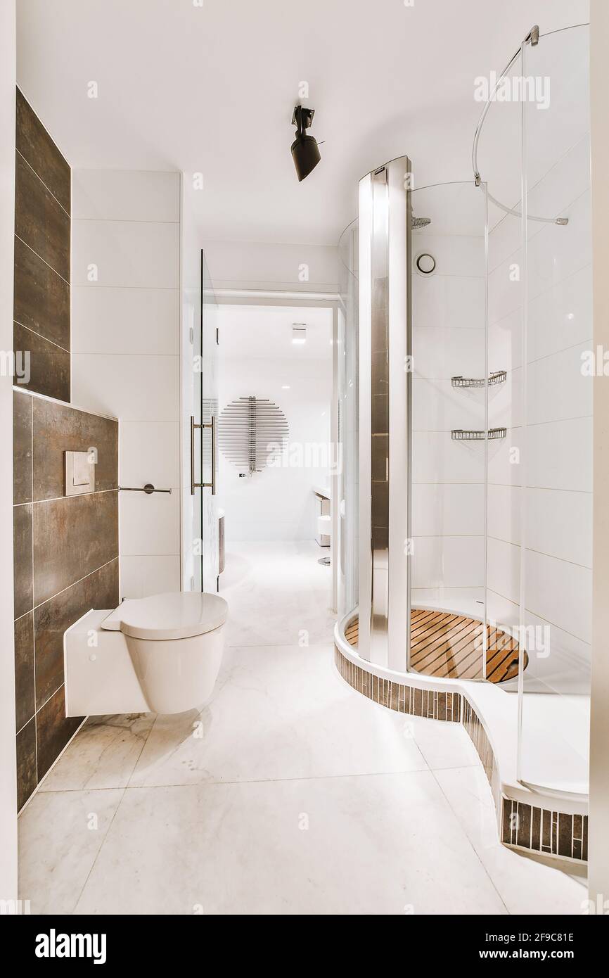 Modern walk through shower room Stock Photo Alamy